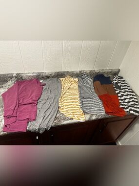 Women’s Shirt Bundle - size S